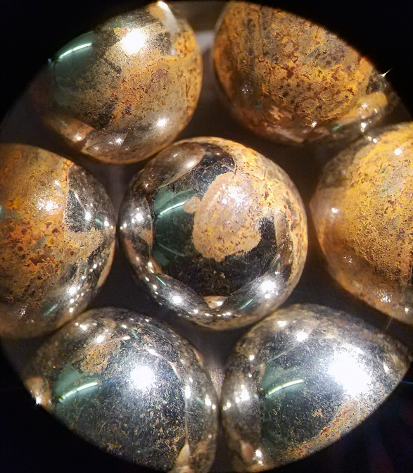 Rusty balls under a microscope